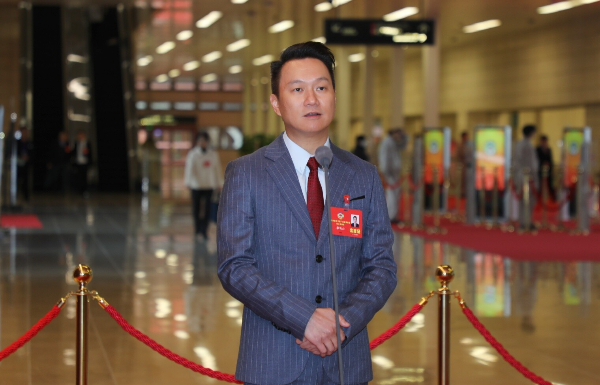 省政協(xié)委員、澳門黎氏企業(yè)控股有限公司行政總裁黎鳴山：面向港澳青年建立信息發(fā)布平臺