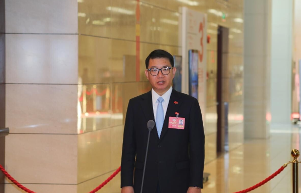 省政協(xié)委員、香港高等法院大律師、內(nèi)地執(zhí)業(yè)律師吳英鵬：促進港澳律師融入國家發(fā)展大局