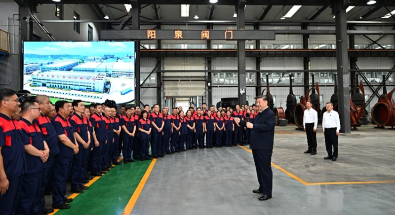 習(xí)近平在陽(yáng)泉考察制造業(yè)企業(yè)發(fā)展